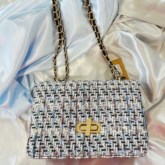 Chic Tweed Shoulder Bag with Gold Chain - Picture 6 of 12